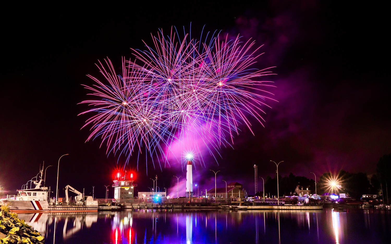 The fireworks of the summer - Caen la mer Tourism