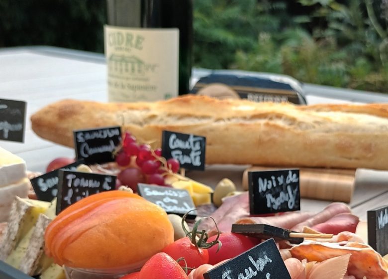 Planche aperitive à la lueur des près